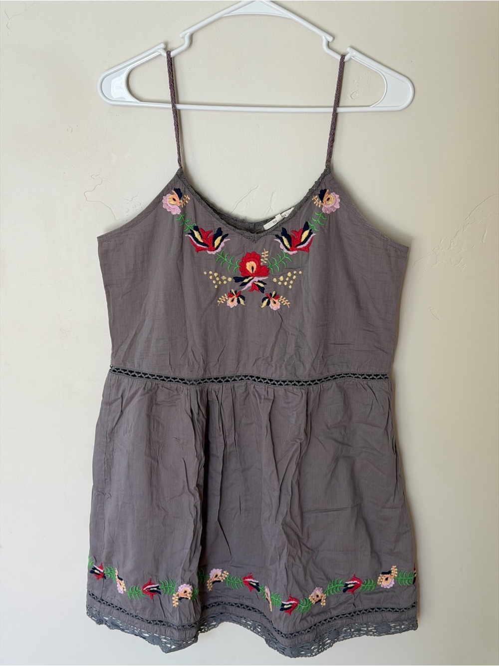 Women’s Gray Embroidered Floral Spaghetti-Strap Dress
